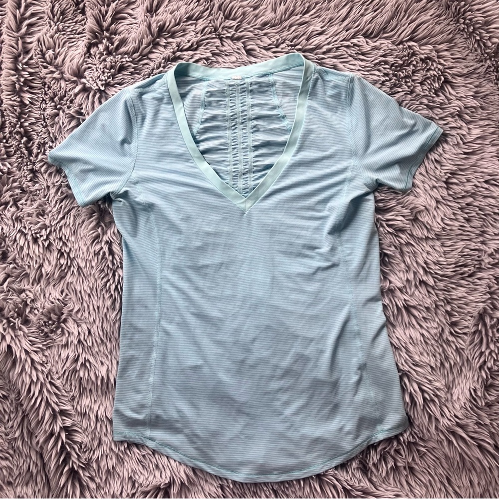 Lululemon - 6- Runner Up Short Sleeve Ruched Back